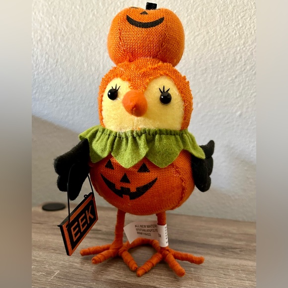 Target like Halloween Fabric Bird Jack-o-lantern with ‘EEK’ sign - Picture 1 of 6